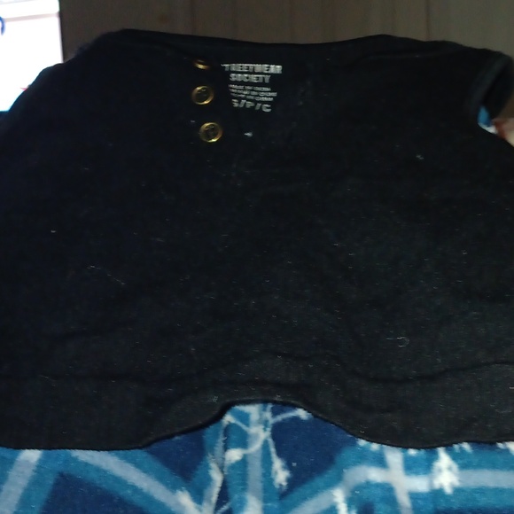 Shirt - Picture 6 of 10